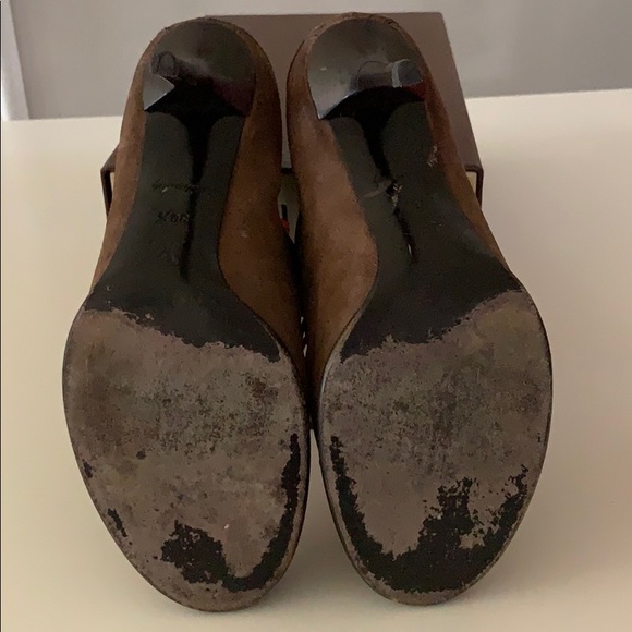 Louis Vuitton Taupe Suede Booties - Picture 4 of 4